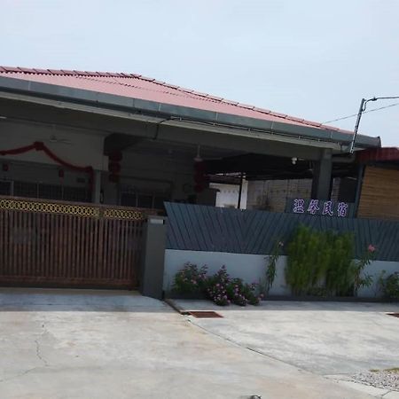 Warm Stay Teluk Intan Exterior foto